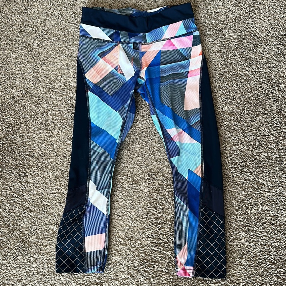 ATHLETA 597299 ELECTRIC GEO SONAR CAPRI PANT size xs